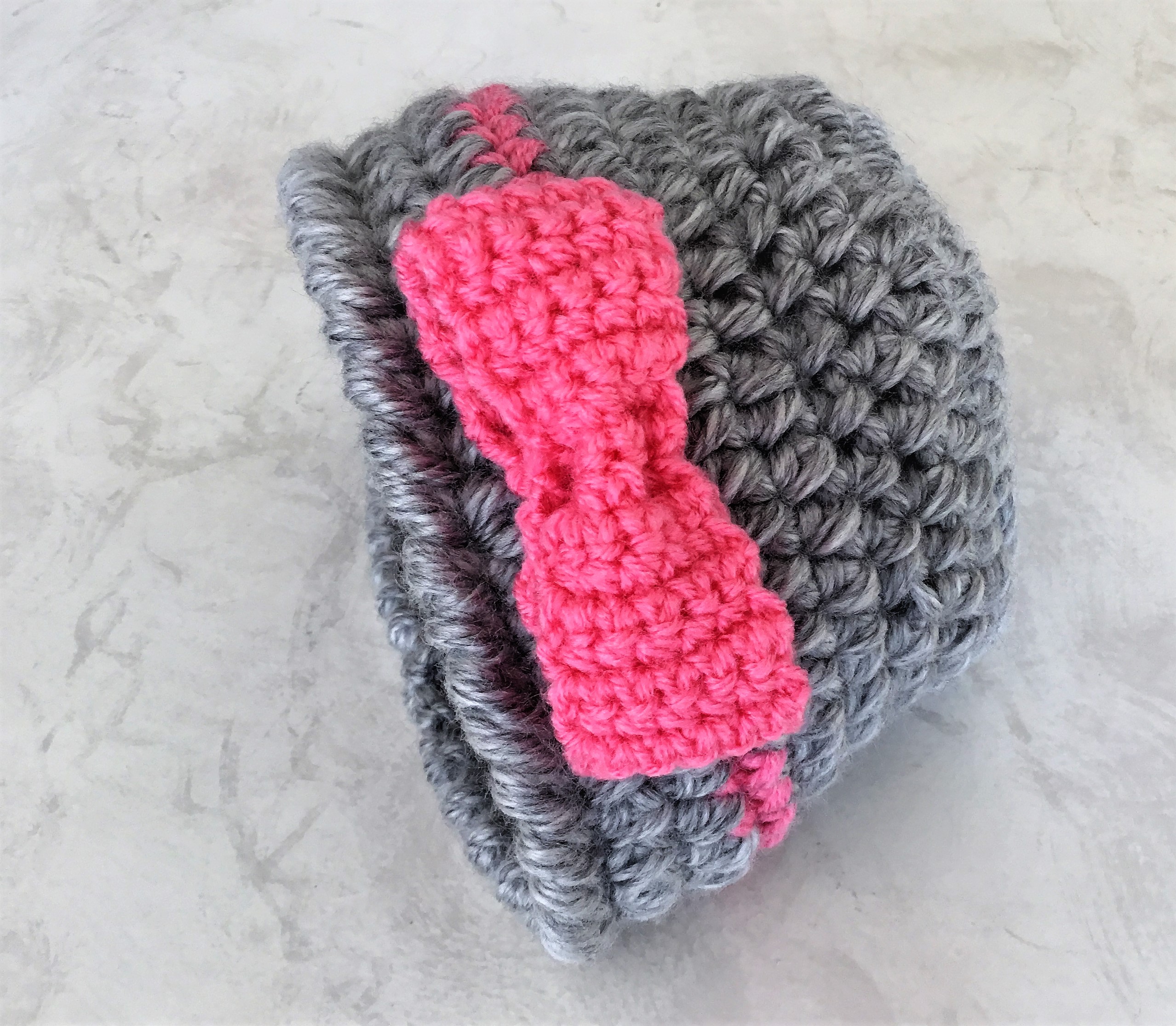 crochet girl's hat with bow