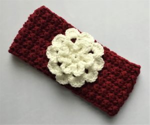 Crochet pattern Christmas headband ear warmer for girls, teens and women. Fast, easy crochet. Great for teacher gift and stocking stuffers!