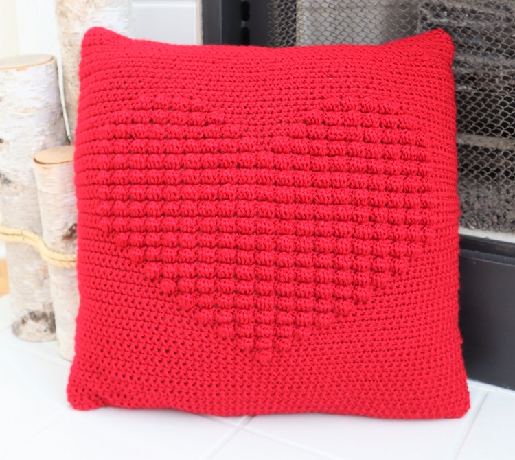 crochet-heart-pillow-free-pattern