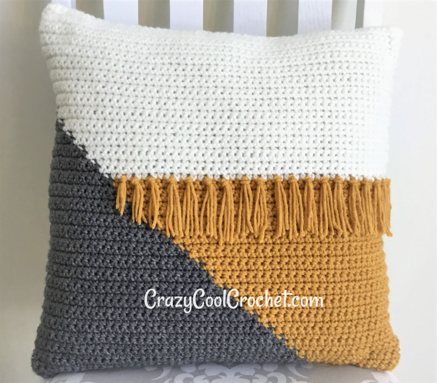 crochet-color-block-pillow-cover