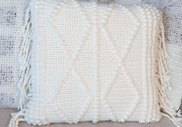 boho-crochet-pillow-cover