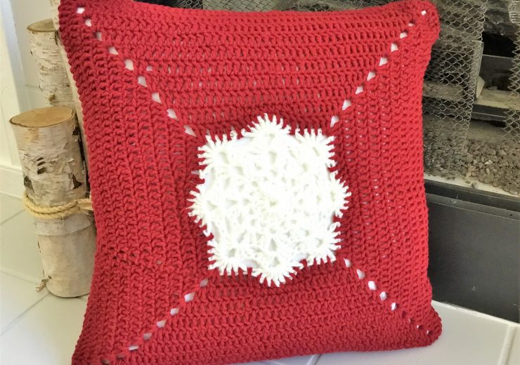 cool-crochet-christmas-pillow