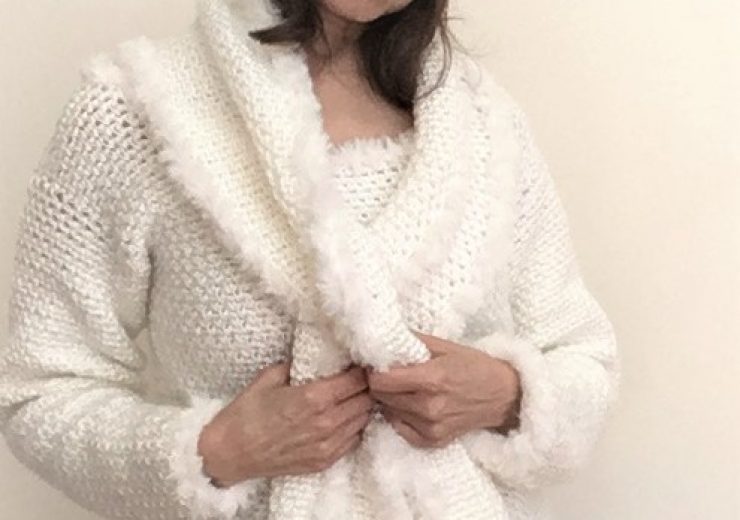 crochet-sweater-with-fur-trim