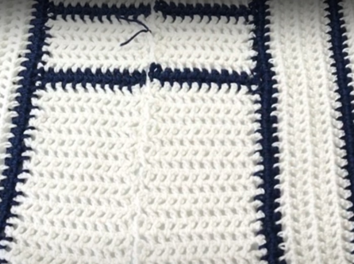 crochet hooded poncho seam